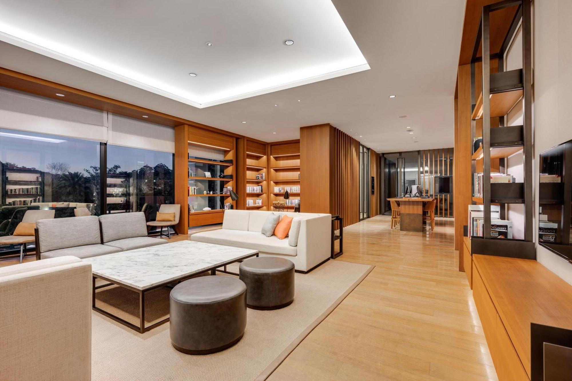 The Westin Tashee Resort, Taoyuan Dazi Exterior foto The interior of the 10,000-square-foot (930 m2) penthouse at One Museum Mile