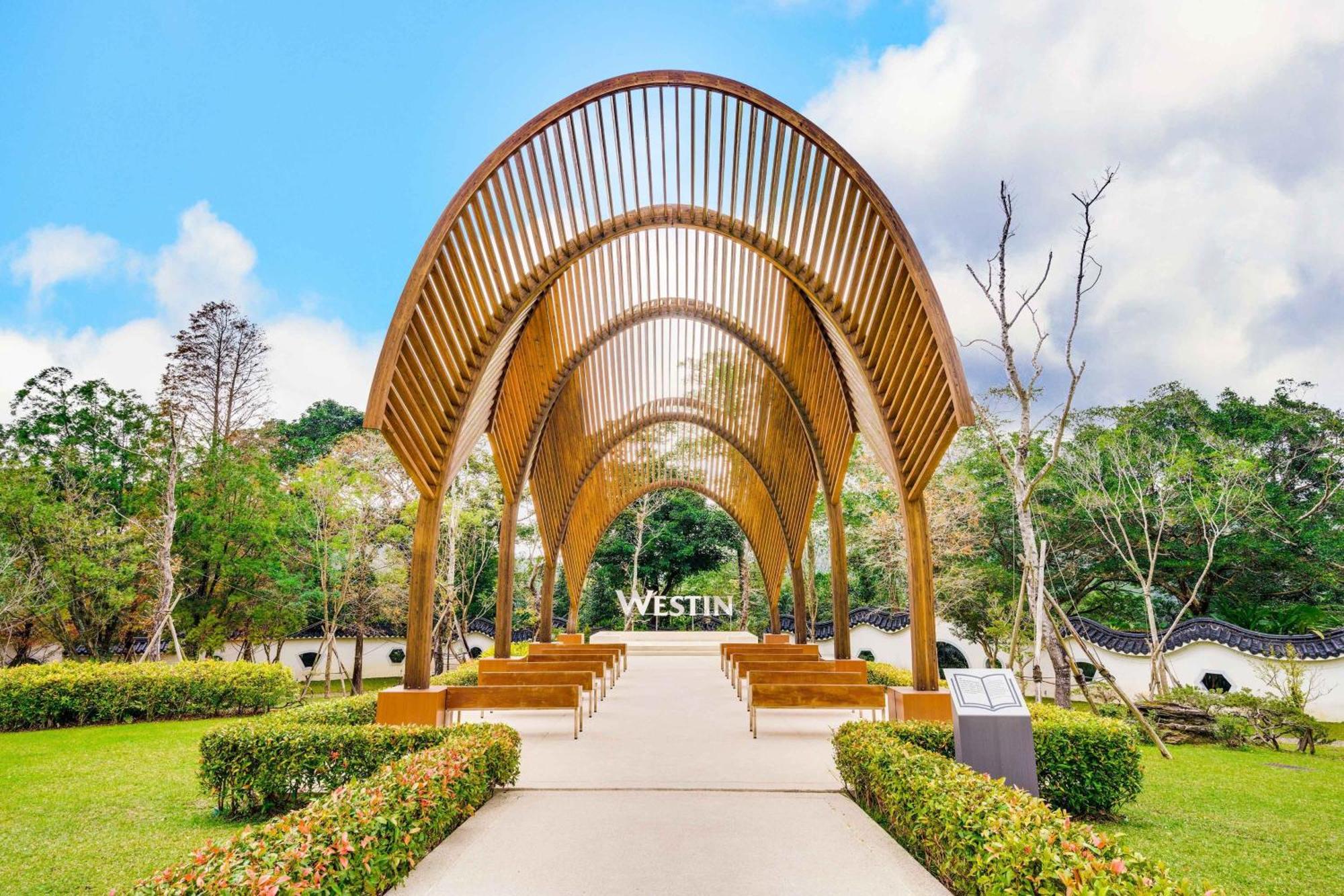 The Westin Tashee Resort, Taoyuan Dazi Exterior foto West Lake Park