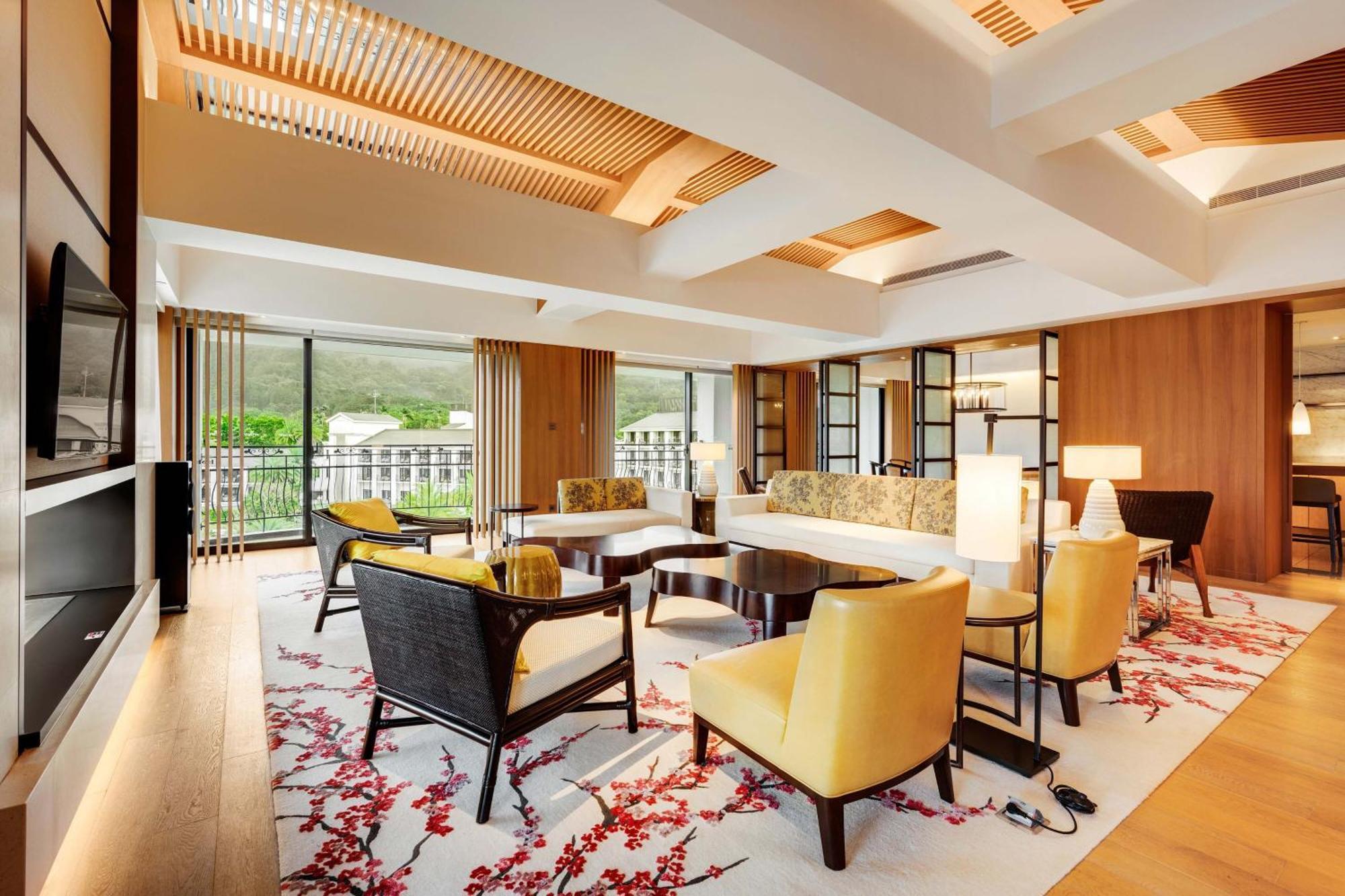 The Westin Tashee Resort, Taoyuan Dazi Exterior foto The Living Room at The Residence, Mandarin Oriental, Hong Kong